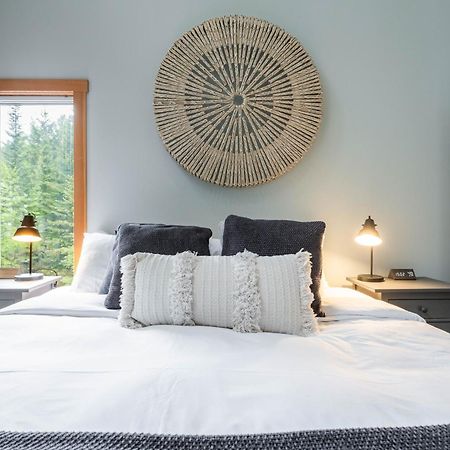 Greyhawk By Outpost Whistler Villa Екстериор снимка
