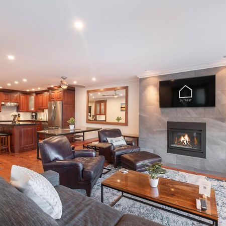 Greyhawk By Outpost Whistler Villa Екстериор снимка