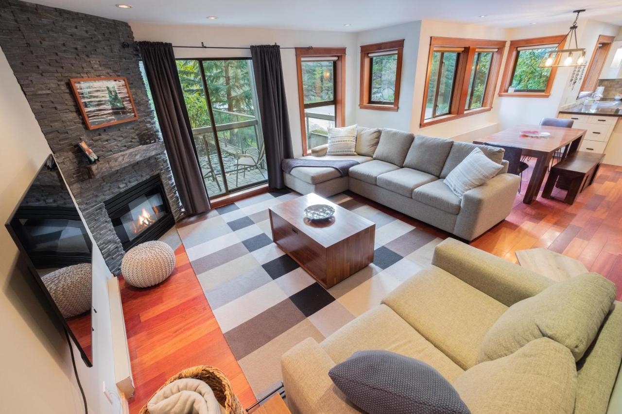 Greyhawk By Outpost Whistler Villa Екстериор снимка