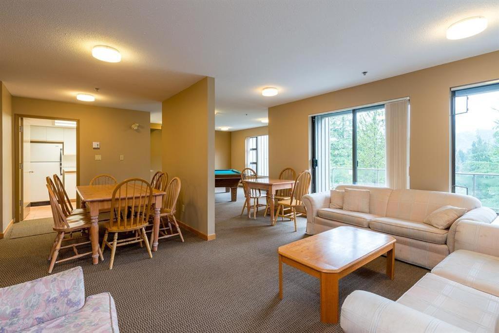 Greyhawk By Outpost Whistler Villa Екстериор снимка