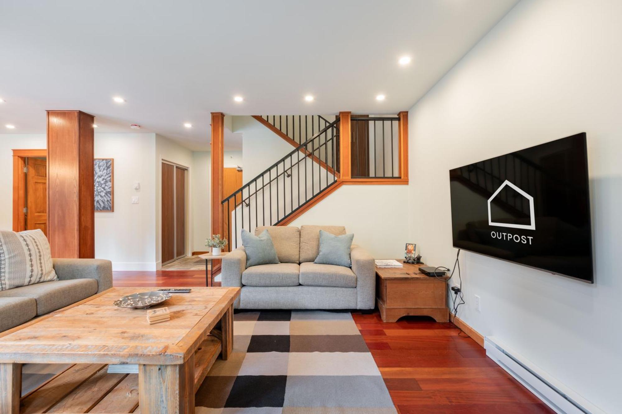 Greyhawk By Outpost Whistler Villa Екстериор снимка