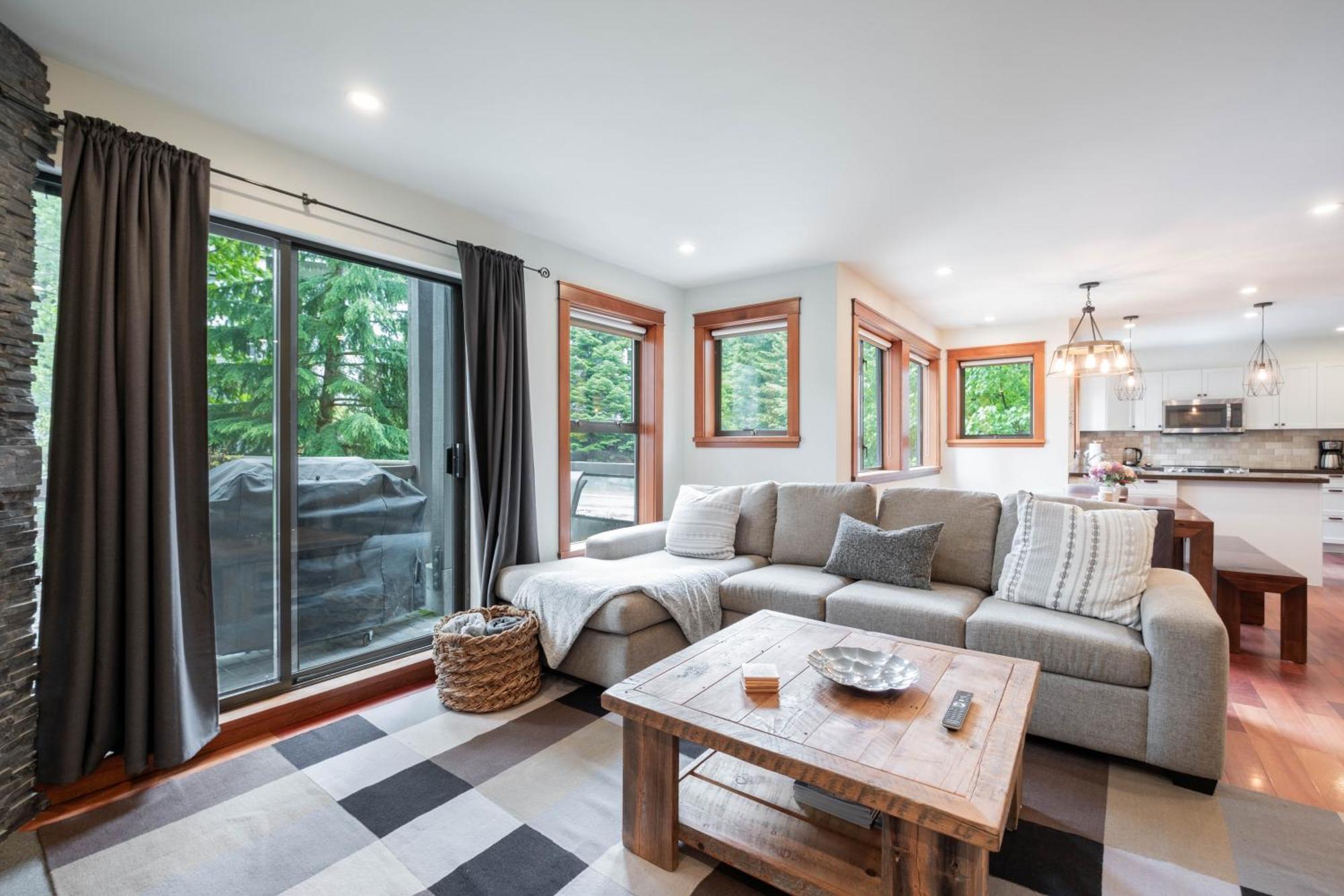 Greyhawk By Outpost Whistler Villa Екстериор снимка