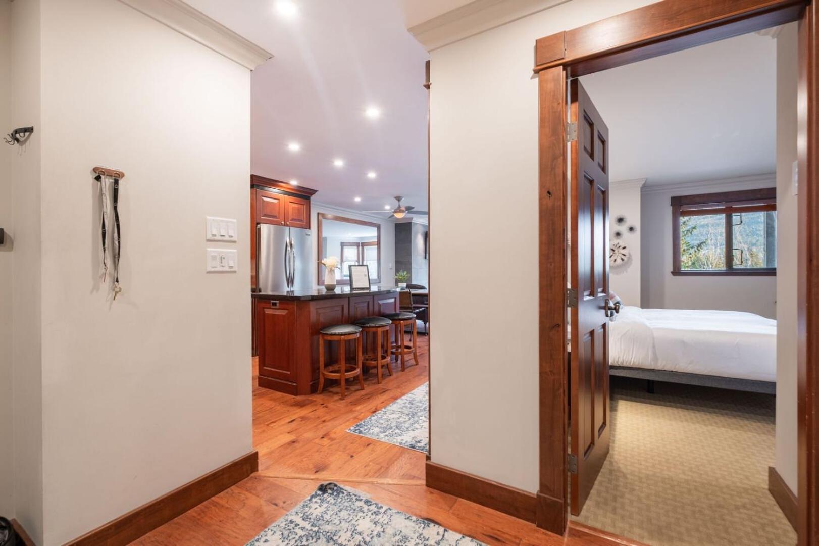 Greyhawk By Outpost Whistler Villa Екстериор снимка