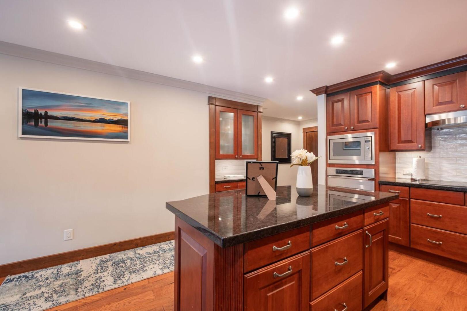 Greyhawk By Outpost Whistler Villa Екстериор снимка